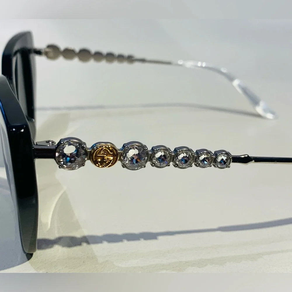 New Women’s Gucci Sunglasses - Picture 7 of 13